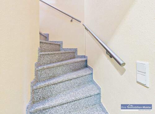 Treppe zum DG - 