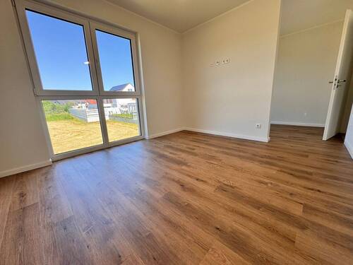 Das Schlafzimmer mit angrenzendem Ankleidezimmer - 