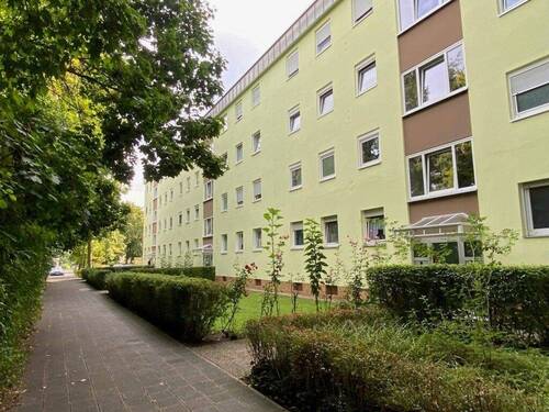 Aussenansicht - 4 Zimmer Etagenwohnung zum Kaufen in Nürnberg