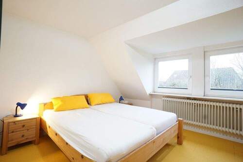 Schlafzimmer 1 DG - Reihenendhaus mit 93,00 m&sup2; in Sylt zum Kaufen