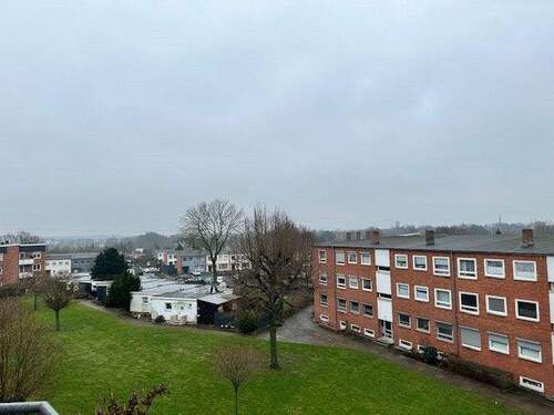 Blick-vom-Balkon - 3 Zimmer Etagenwohnung in Salzgitter