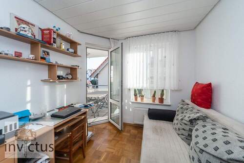 Arbeitszimmer oder Kinderzimmer mit zugang zum Balkon - 