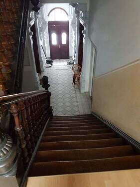 Hauseingangsbereich - Etagenwohnung mit 85,00 m&sup2; in Leipzig zur Miete