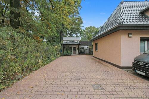 Zufahrt - 4 Zimmer Einfamilienhaus zum Kaufen in Erkner