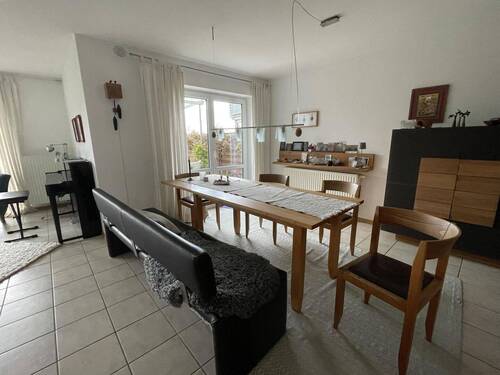 Esszimmer mit Ausgang auf die Terrasse - 