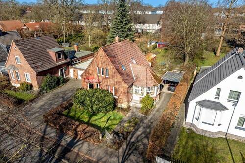 Luftbild Straße - 5 Zimmer Einfamilienhaus zum Kaufen in Elmshorn