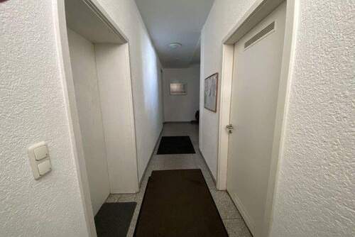 Hauseingang - Etagenwohnung in Frankfurt am Main zum Kaufen