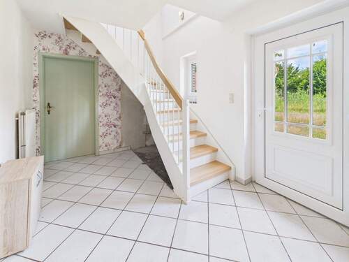 Eingangsbereich (EG) - 6 Zimmer Einfamilienhaus in Uchte