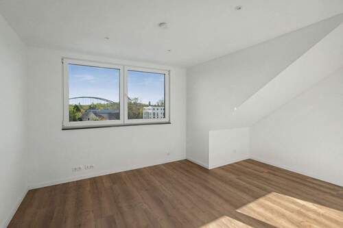 Schlafzimmer DG - 2 Zimmer Mehrfamilienhaus, Wohnhaus in Köln