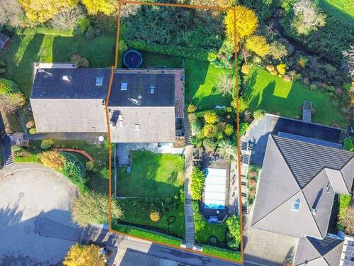 Das Grundstück aus der Vogelperspektive - 8 Zimmer Doppelhaushälfte zum Kaufen in Lörrach