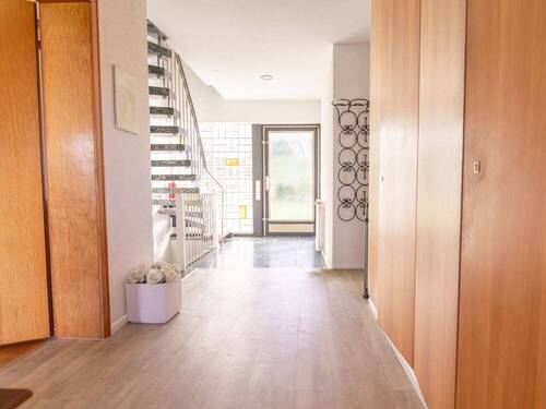 EG - Eingangsbereich und Garderobe - 