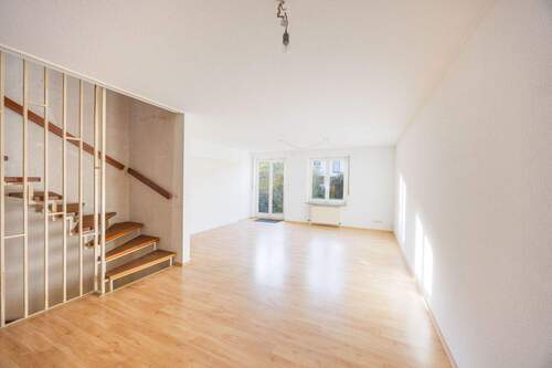 Wohn-/ Essbereich - 5 Zimmer Doppelhaushälfte zum Kaufen in Pleidelsheim