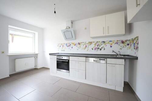 offene Küche - 3 Zimmer Etagenwohnung zur Miete in Geisenhausen