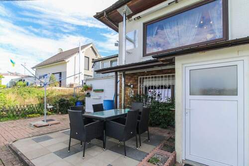 Terrasse - Mehrfamilienhaus, Wohnhaus mit 293,00 m&sup2; in Heiligkreuzsteinach zum Kaufen