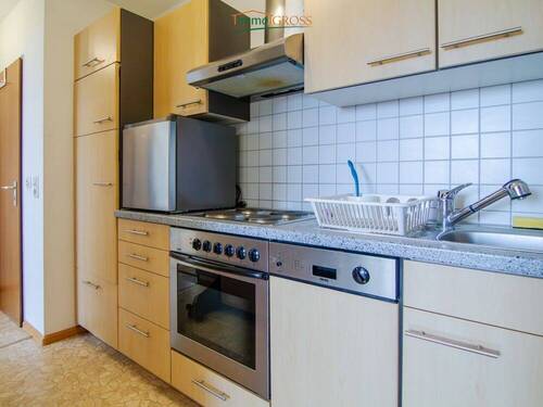 Küche mit Zugang zum Badezimmer - 2 Zimmer Etagenwohnung in Lörrach / Stetten