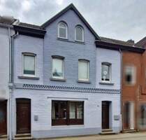 GEPFLEGTES MEHRFAMILIENHAUS IN ALSDORF SUCHT NEUEN EIGENTÜMER !