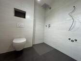 Gäste-WC mit Dusche - 