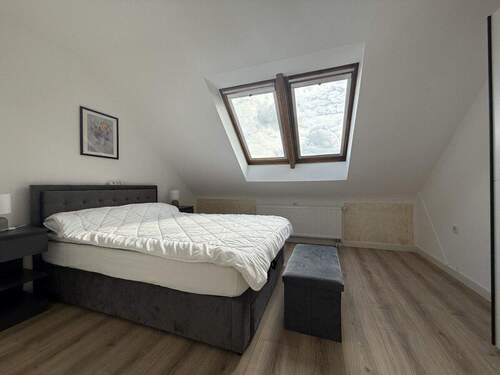 1. Schlafzimmer - 