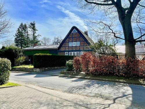 Verlieben Sie sich... - Reetdachtraum 3 Wohnungen in einem zauberhaften Anwesen - ca. 200 m2 94m2 68 m2 kernsaniert