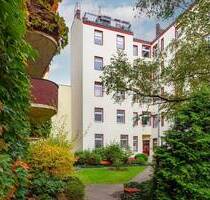 Berlin-Charlottenburg: Helle 3-Zimmer-Altbauwohnung mit Stil und Balkon.