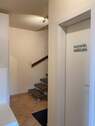 Flur EG /Treppenhaus /Gäste WC - 