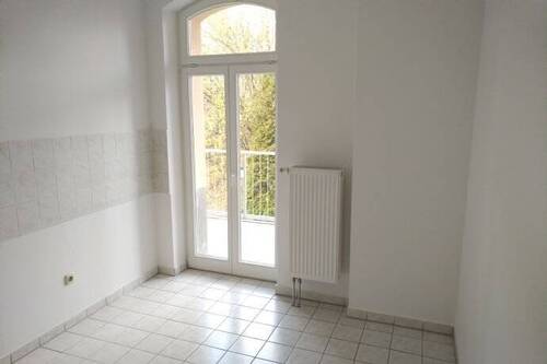 Große Wohnküche - Separate EG-3-Zi.-Wohnung mit großem Balkon und Glasfaseranschluss