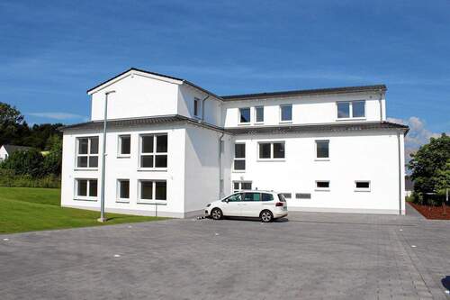 Ansicht und Parkplätze - 