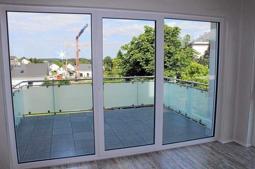 Balkon und Aussicht - Etagenwohnung mit 94,00 m&sup2; in Königswinter zur Miete