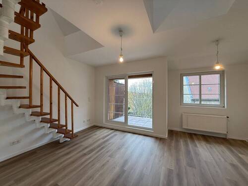 Zimmer 1 - Großzügige, bezugsfreie 3-Zimmer-Maisonette-Dachgeschosswohnung mit Flair im charmanten Altbau!