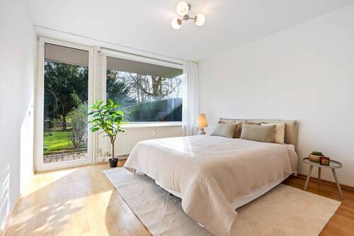 Arbeits-/Schlafzimmer - 