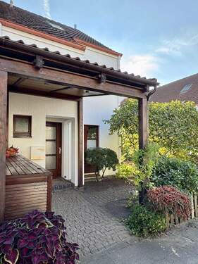 Eingang - Einladenes Reihenendhaus in Norderstedt