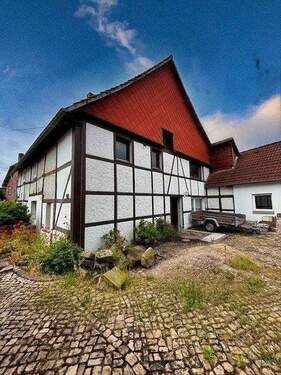 Giebelfront - Einfamilienhaus in Emmerthal zum Kaufen