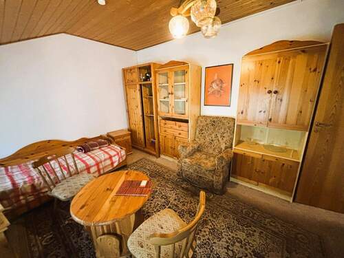 2. Wohnzimmer - 