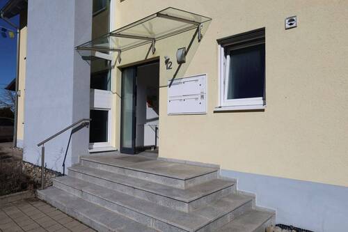Hauszugang - 2 Zimmer Etagenwohnung zum Kaufen in Balingen-Erzingen