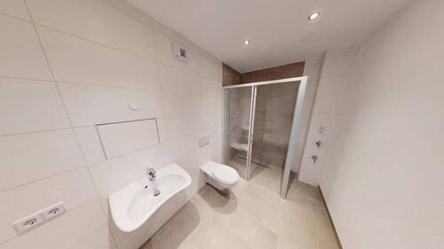 Bad mit Dusche - 