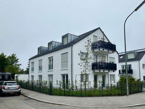 Aussenansicht - Moderne 2,5-Zimmerwohnung mit schickem Bad und zwei Balkonen