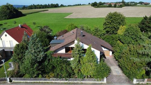 Idyllische Ortsrandlage - 7 Zimmer Mehrfamilienhaus, Wohnhaus in Neumarkt in der Oberpfalz