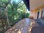 ...mit Terrasse - 