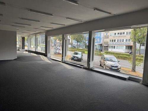 Blick zum Schaufenster - 