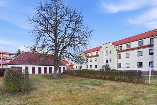 Nebengebäude mit weiterem Raum - 