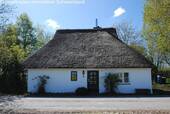 Traditionelles Reetdachhaus mit zeitlosem Flair - 4 Zimmer Einfamilienhaus in Nordermeldorf