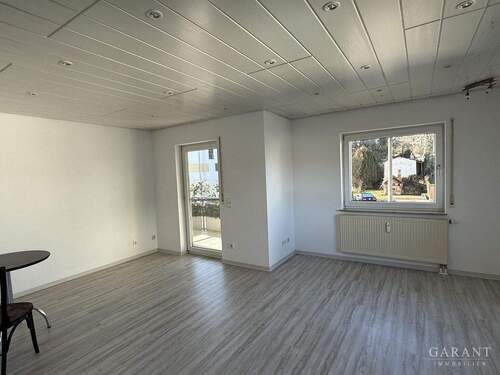 Wohnzimmer - 3 Zimmer Etagenwohnung zum Kaufen in Calw