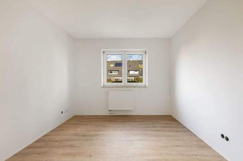 Schlafzimmer mit Fenster - Etagenwohnung mit 64,00 m&sup2; in Hamburg zum Kaufen