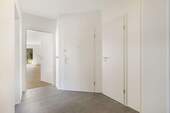 Flur mit Blick ins Wohnzimmer - 