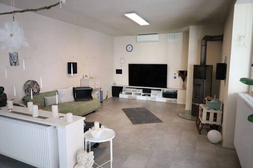 Wohnzimmer - 6 Zimmer Einfamilienhaus in Bad Imnau