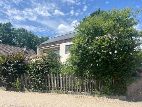 Bild 3 - 8 Zimmer Mehrfamilienhaus, Wohnhaus in Cadolzburg