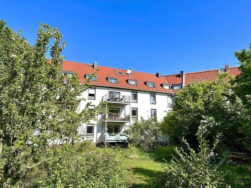 Gartenansicht - Sanierte 3 Zi.-Wohnung in Sachsenhausen-Nord mit hohem Wohnkomfort!