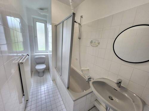 Vollbad/WC mit Fenster - 