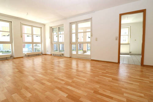 b IMG_2704.JPG - HN-Zentrum: 2,5-Zimmer Stadtwohnung mit TG-Stellplatz