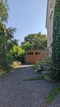 Hof und Garage - Doppelhaushälfte mit 80,00 m&sup2; in Falkenstein zum Kaufen